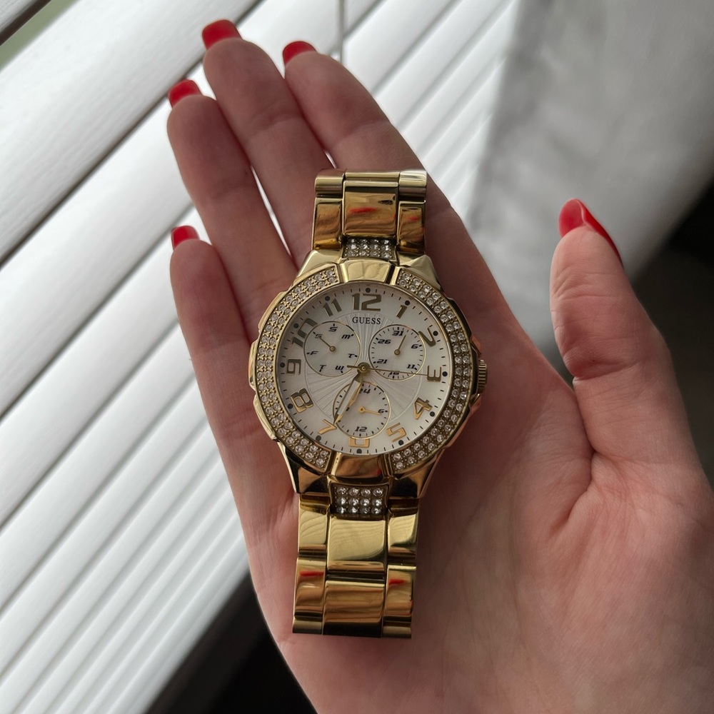 Guess Watch - Picture 4 of 11
